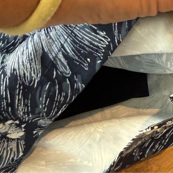 Men’s Abercrombie and Fitch Swim Trunks - Picture 5 of 10